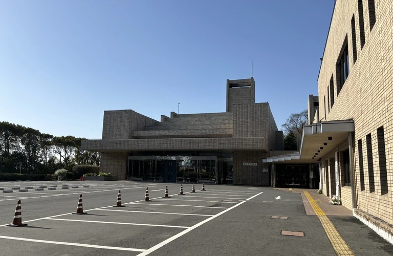 家族だけの特別な一日を。戸塚斎場で心を込めた一日葬を | 神奈川県戸塚区の葬儀ならつながるお葬式