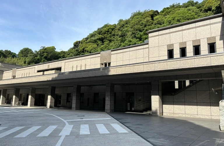 スムーズな葬儀を叶えるために、まずは横浜市営斎場の空き状況を確認しましょう！ | 神奈川県戸塚区の葬儀ならつながるお葬式
